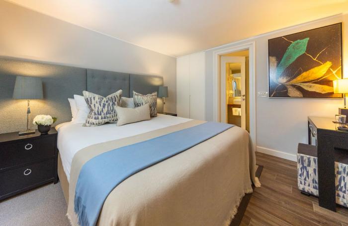 Standard Room – One King Bed